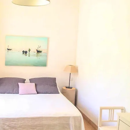 Sleeps 6 With Pool And Wifi Villa Guaza