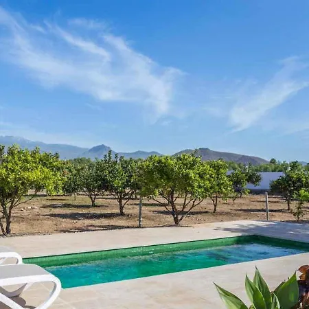 Sleeps 6 With Pool And Wifi Villa Guaza